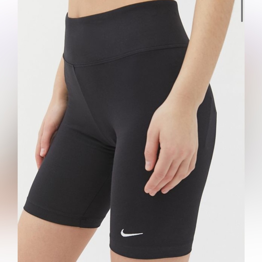 Nike High-Waisted 8” Biker Shorts
